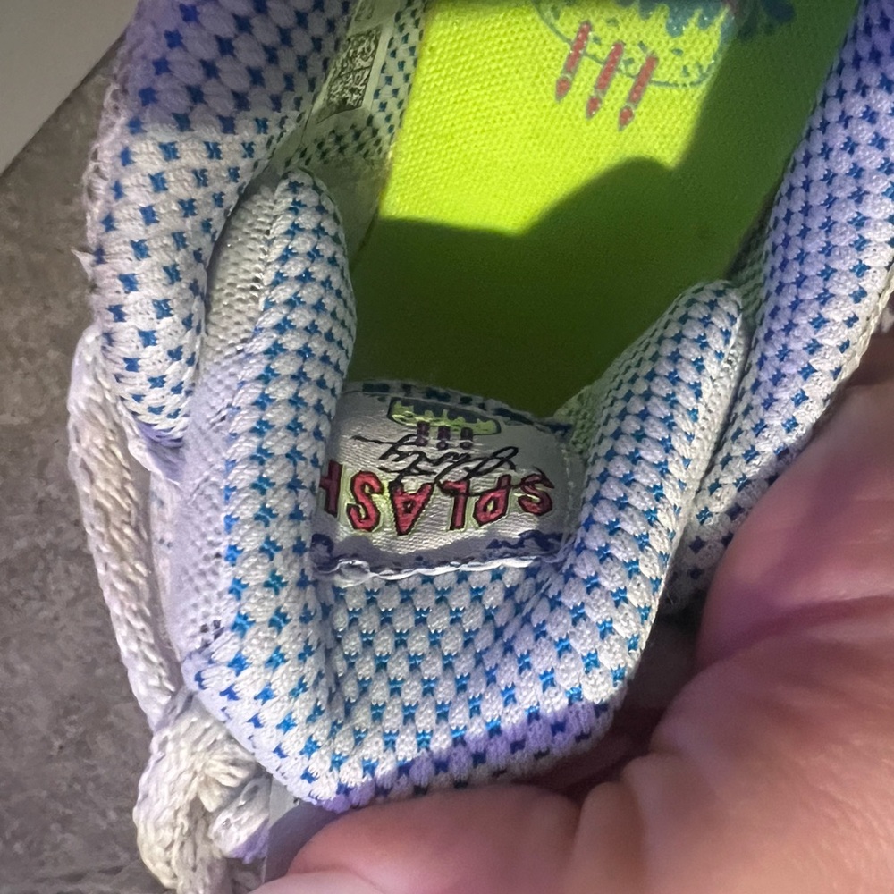 Splash Kids White and Blue Shoes